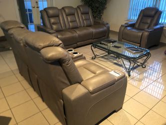 Furniture: Living/Florida Room Set