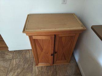 Kitchen Cabinet/Storage