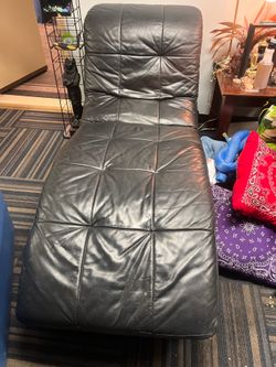 Chaise lounge / Divan
