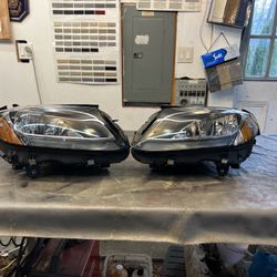 Mercedes 300c Front 2 Head Lights