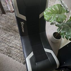 Gamer Or Lounge Chair LEATHER like material Easy To Clean