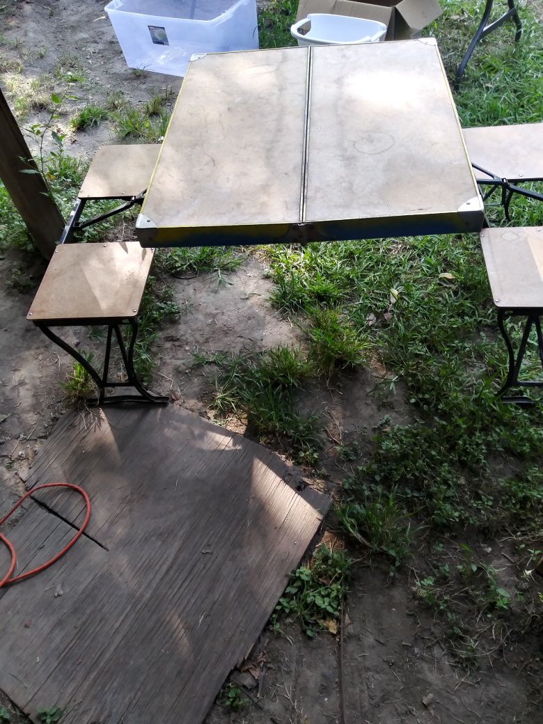 Camper table