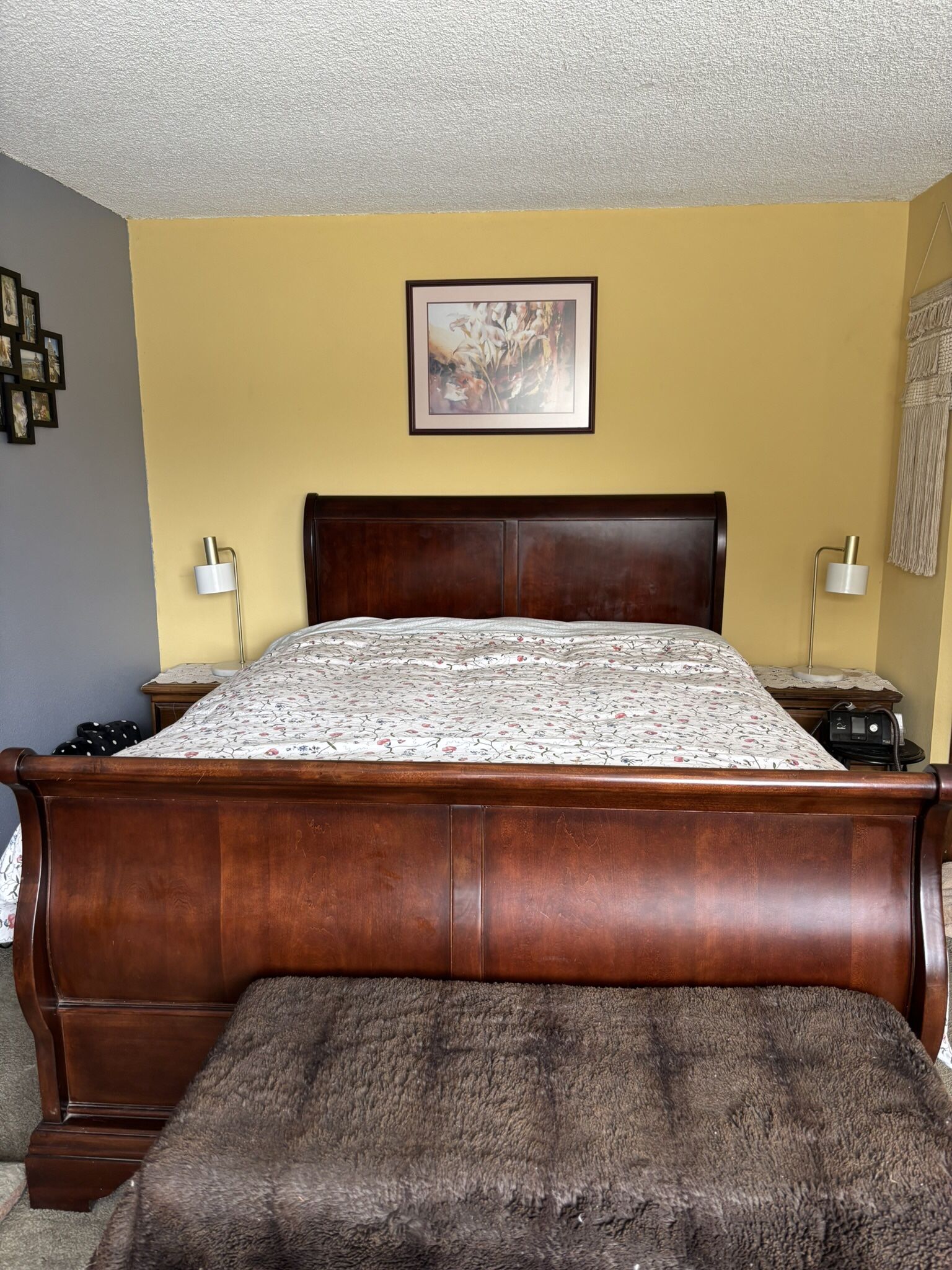 SLEIGH BED QUEEN FRAME