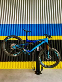 Pivot Mach 5.5 Carbon Large, Limited Edition, Price as New ~$9K