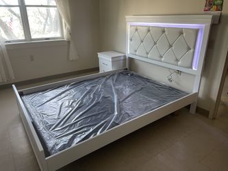 Brand New 5pcs Bedroom Set Queen Size On Sale  > Delivery & Installation Available 