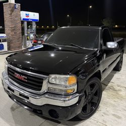 2004 GMC SIERRA 