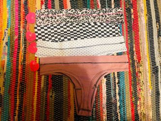 New woman’s size medium thongs