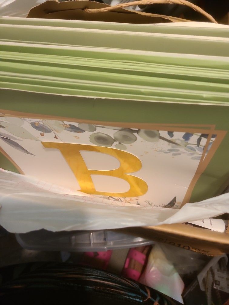 Baby Shower Green And Gold N White Deco