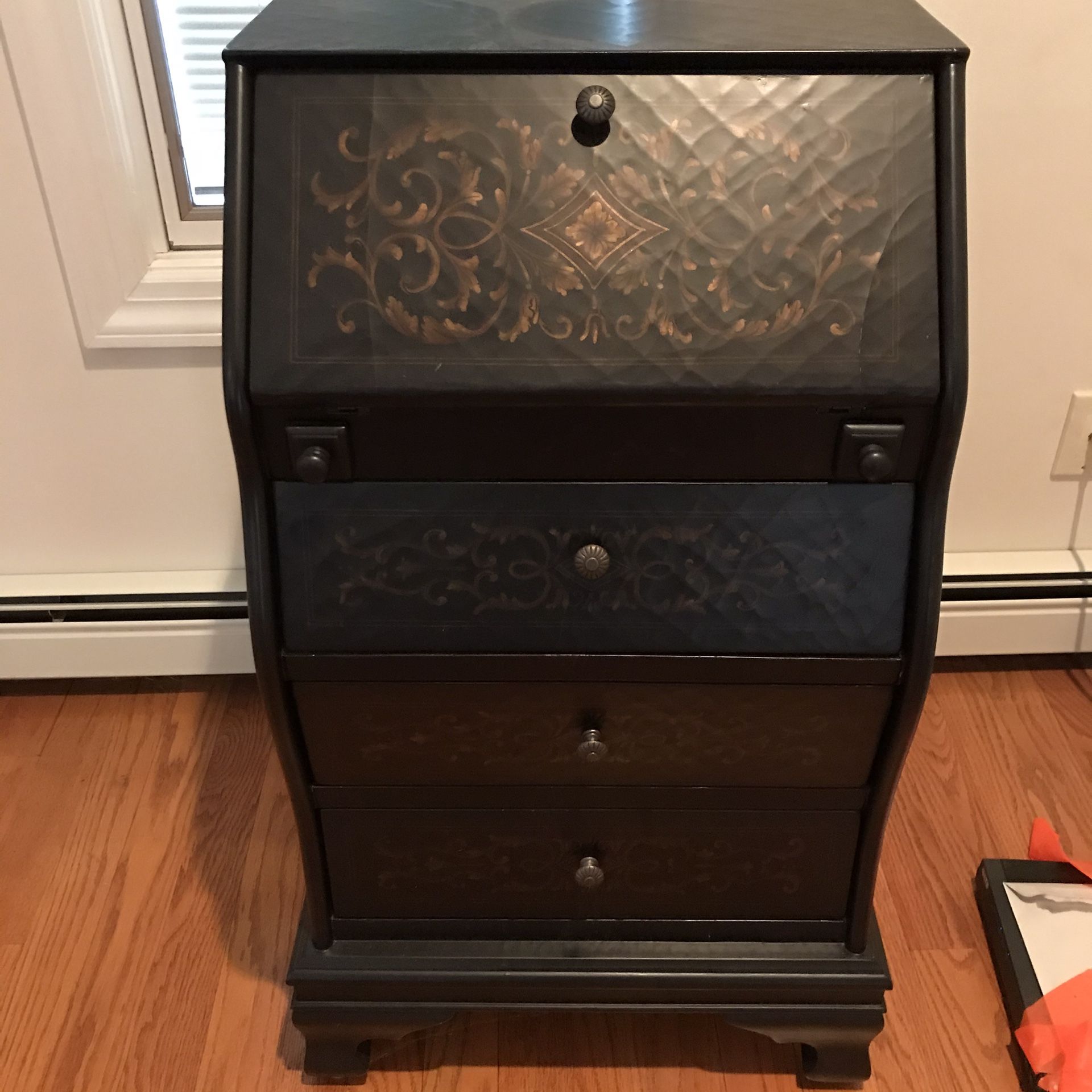 Small desk/ cabinet