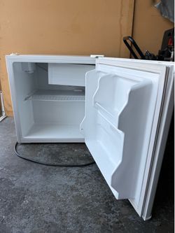 Mini fridge