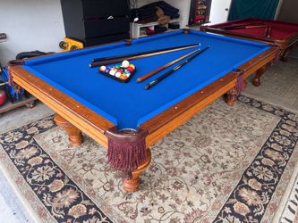 Elegant 8’ Oversized Pool Table - Brand New Felt - Can Deliver!