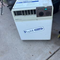 Pinguino Delonghi Portable Air Conditioner