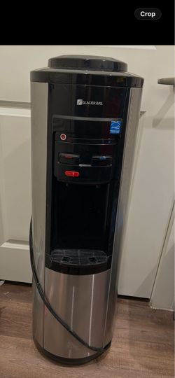 Water dispenser  for sale! Hot water works ,cold water not functioning.