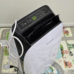 One ' summer  Season  Of Use 14 K Btu Honeywell Portable Ac Unit