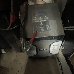 SOLAR Pro Logix Battery Charger 