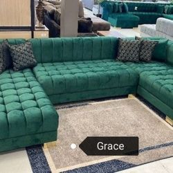 🔺️Buga Green Oversized Double chaise sectional with gold legs B23🚚delivery only 39 down
$2,399