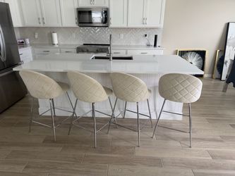 Set of 4 Cream Quilted Counter Height Bar Stools