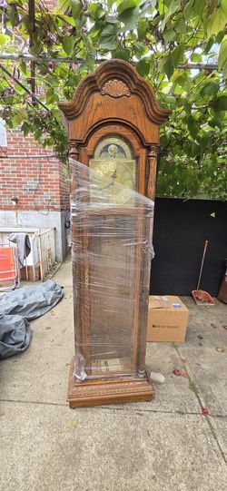 Howard Miller 610-948 Stewart Grandfather Clock