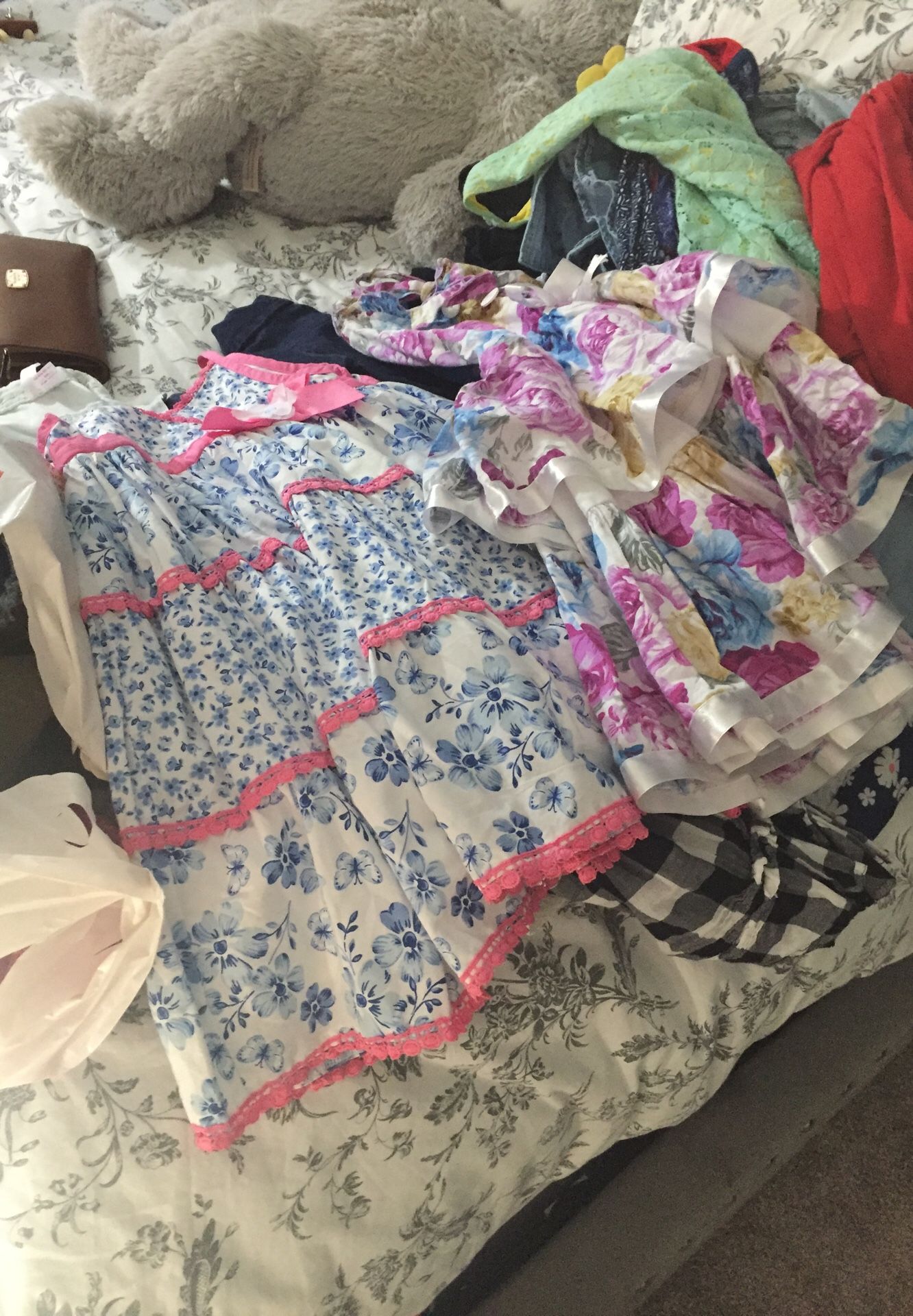 Girls clothes 2 or 3 old where once or twice