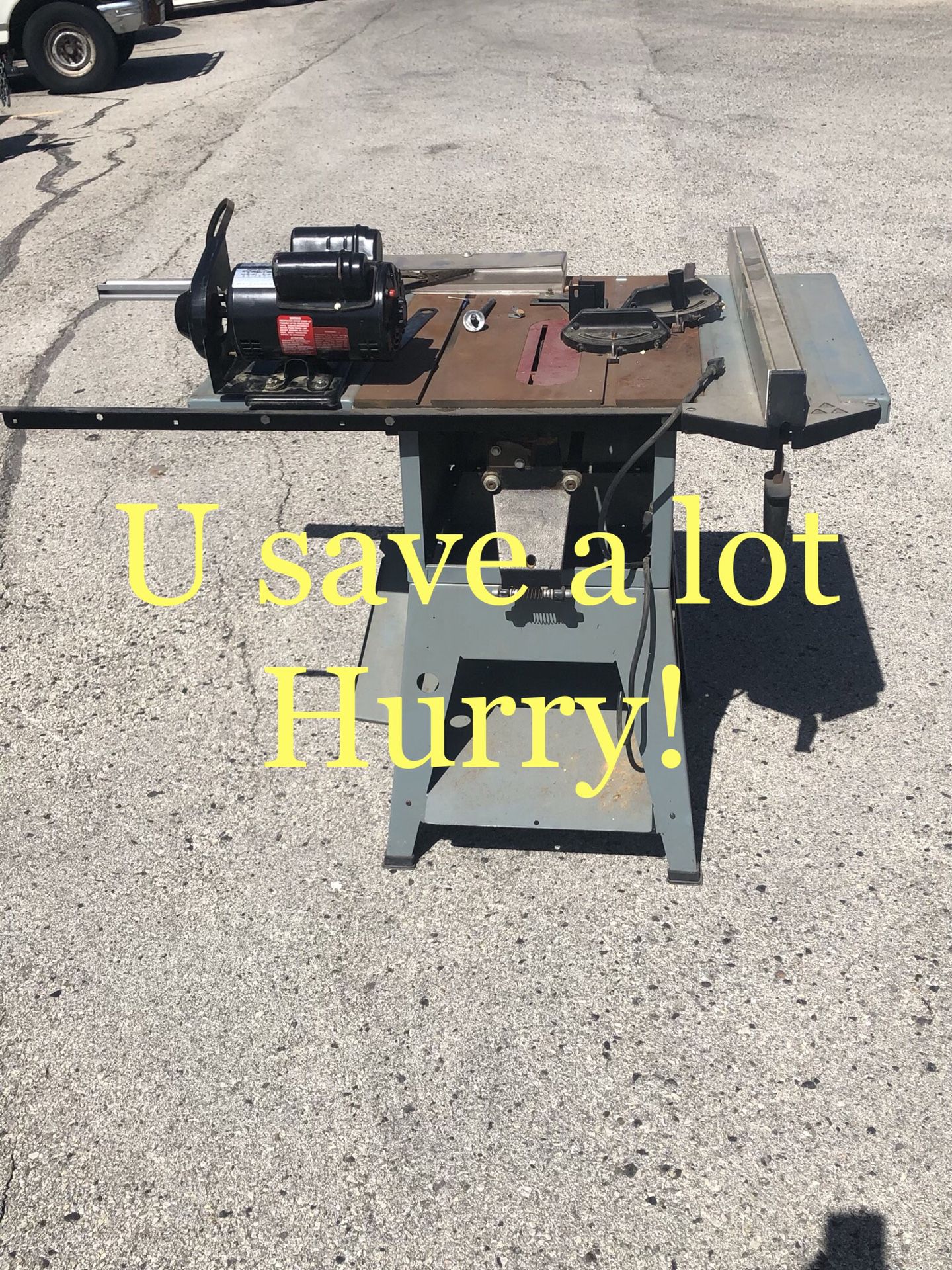 Contractor Delta Table Saw 10” With 30" Aluminum Fence System - Super Reduce Now - Need Installed new motor INCLUDED - Reliable Seller - Always Answer