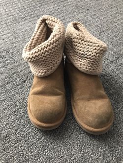 Youth uggs size 2