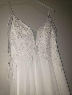 Brand New Diamond White Wedding Dress For Sale Thumbnail