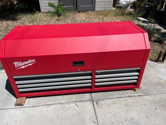 Milwaukee tool box