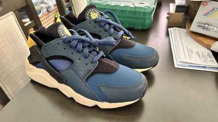 Nike Air Huarache Size 10.5