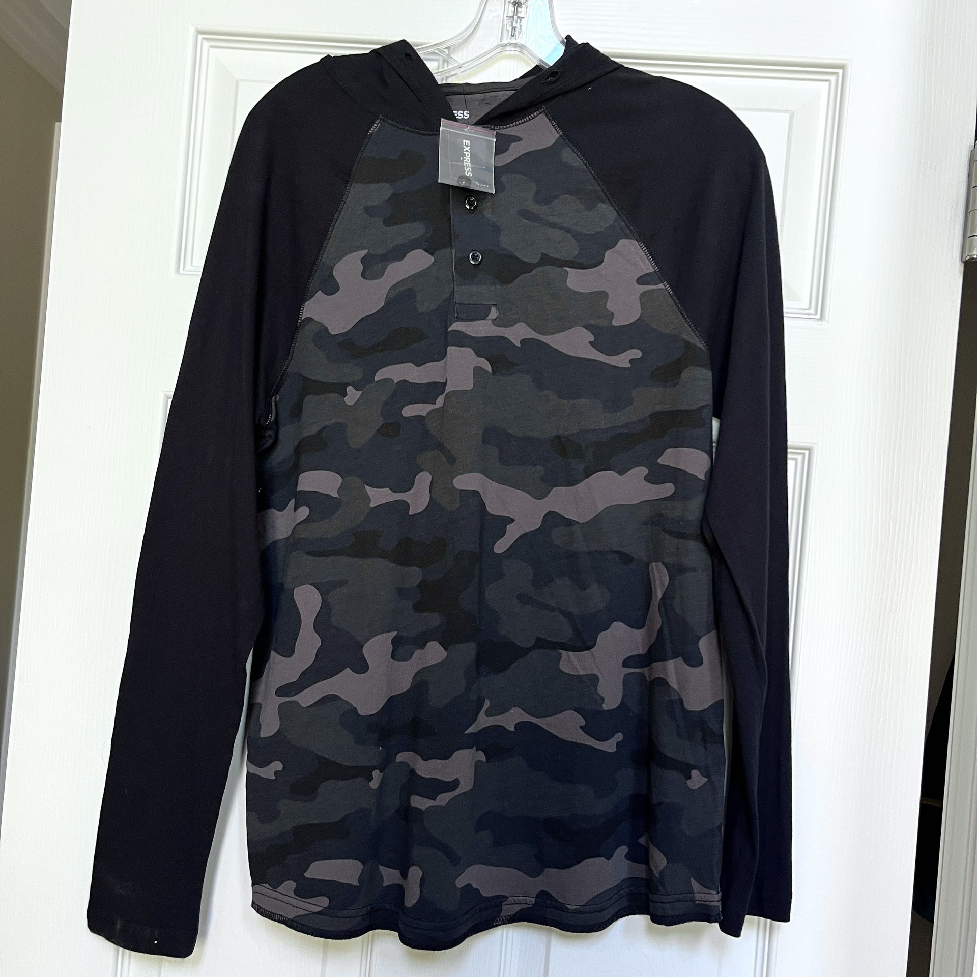 Express Black Camouflage Hoodie – Size S (Men’s)
