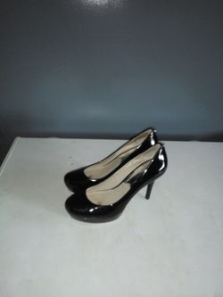 Michael kors pumps. Worn once. Must pick up firm price