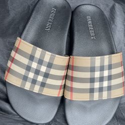 Burberry Size 5.5 / 6 Womans