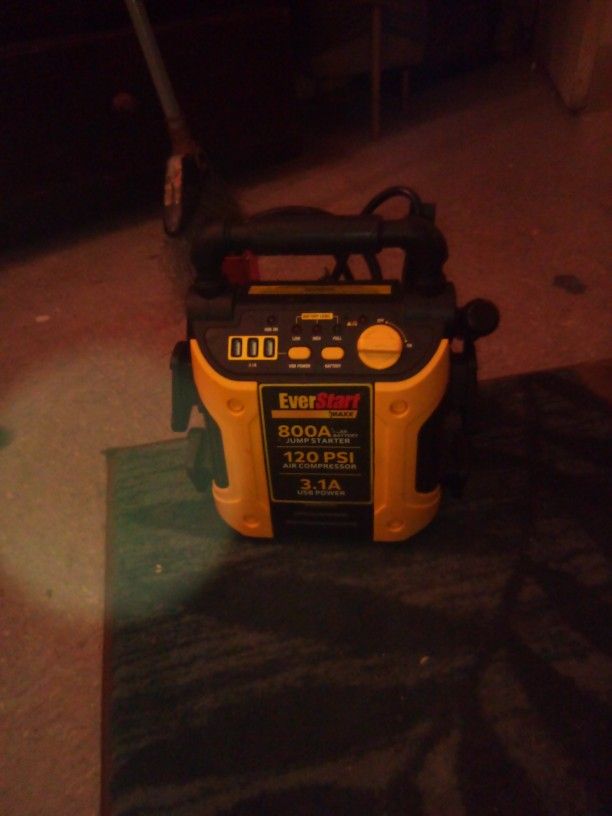 EVERSTART CAR BATTERY JUMPER/USB/TIRE INFLATOR