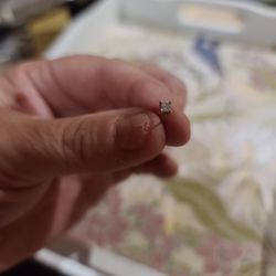 Single Gold Diamond Earring  