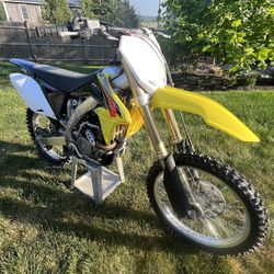 Suzuki RMZ250