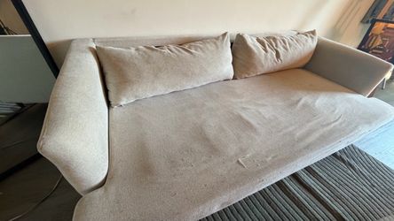 Couch for sale need gone