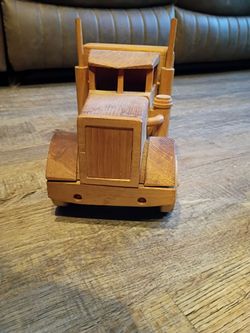 Wood Tractor Trailer Cab