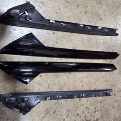 13 Explorer Windshield Molding