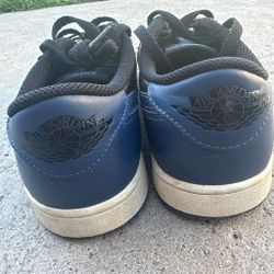 Nike Air Jordan 1 Low size 8 us navy and black