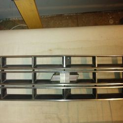 .Chevy S10 Grill And Hood