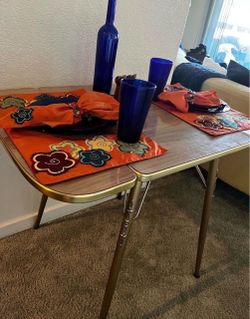 Vintage Drop-Leaf Dinette