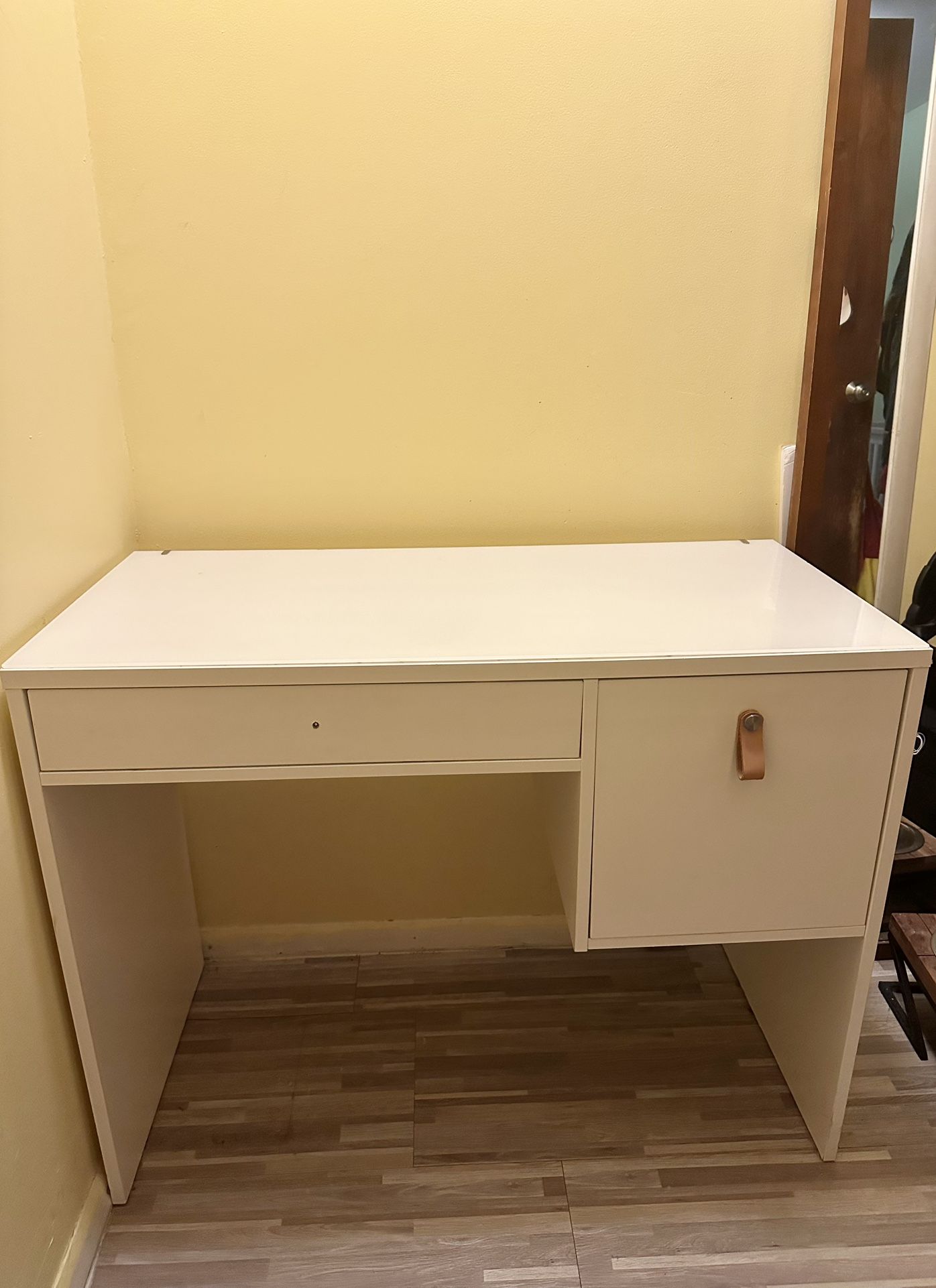 IKEA Desk syvde 