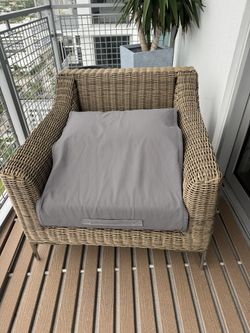 Outer Living Memory Foam Chair