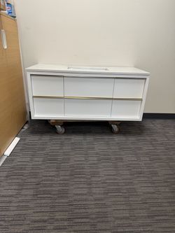 48” Bathroom vanity in white wall mounted