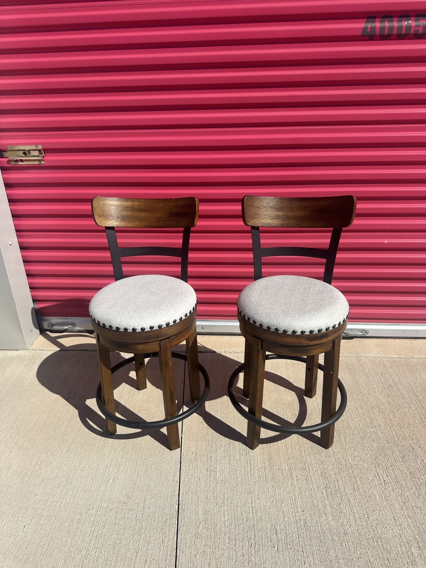 Wood With White Seat And Stud Rimmed Barstools