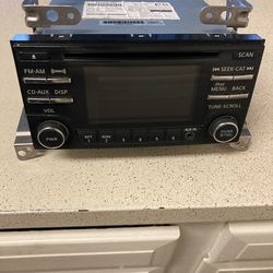 Nissan Factory Sat/CD Radio (2013 Frontier)