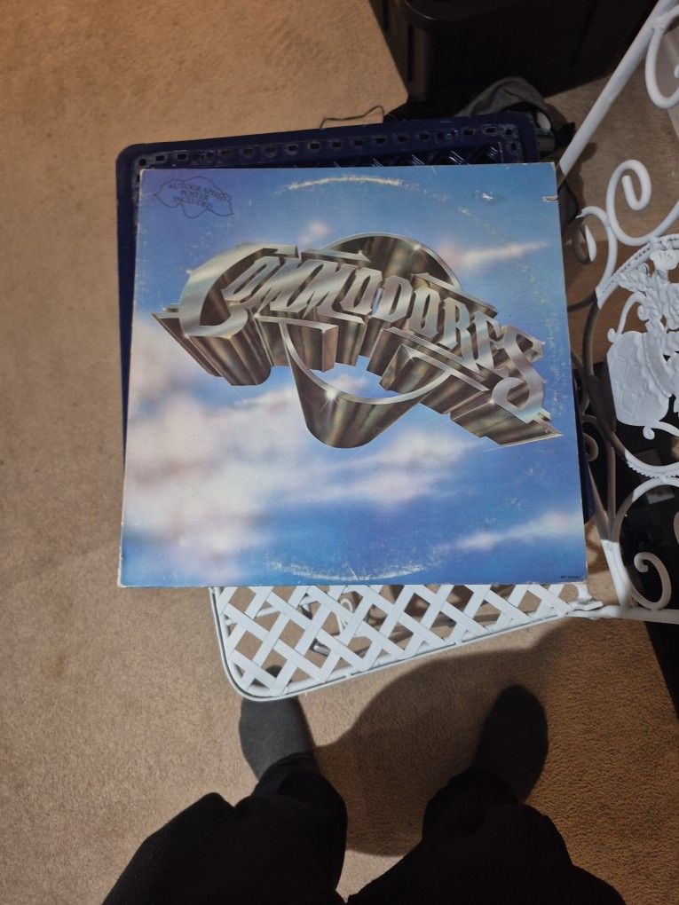 COMMODORES VINYL