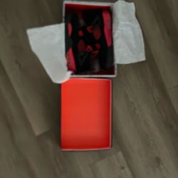 Jordan 4 Thunder Reds