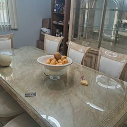 DINNING ROOM SET  FOR SALE
