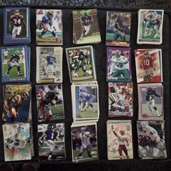  FOOTBALL CARD LOT. 428
