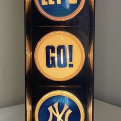 Yankees Fan Flashing Simulated Traffic Light